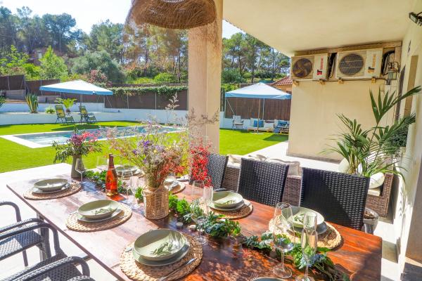 #1044 - Villa Claudia | Holiday Rentals | Dora Rentals