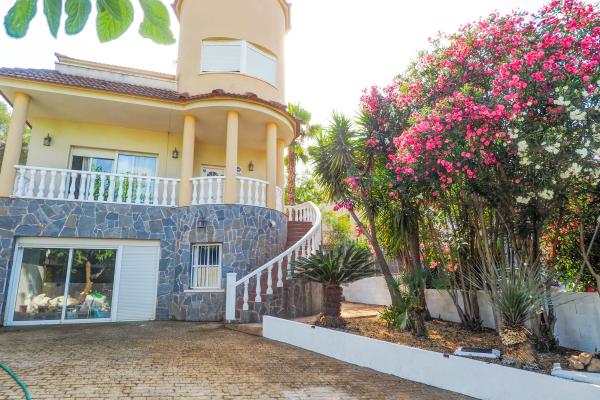 #1104 - Villa Claudia | Holiday Rentals | Dora Rentals
