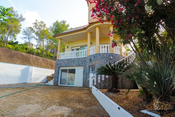 #1105 - Villa Claudia | Holiday Rentals | Dora Rentals