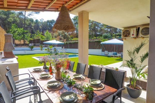 #1113 - Villa Claudia | Holiday Rentals | Dora Rentals
