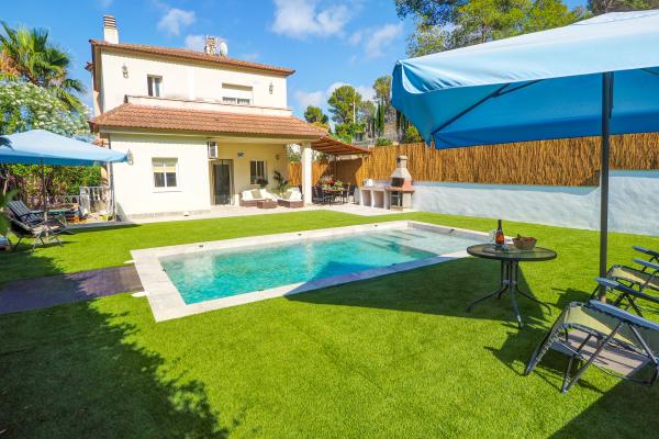#1114 - Villa Claudia | Holiday Rentals | Dora Rentals