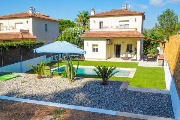 #1115 - Villa Claudia | Holiday Rentals | Dora Rentals