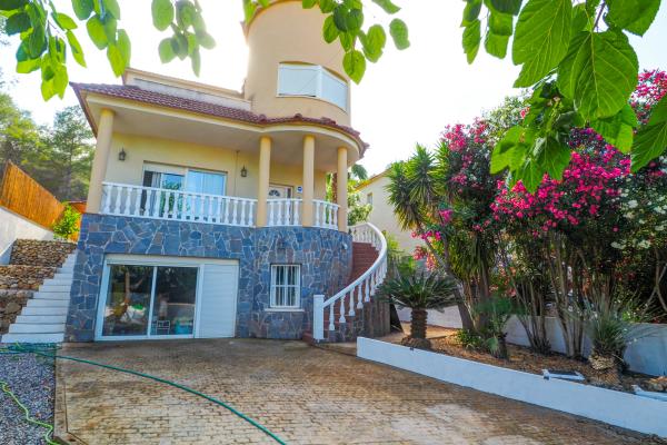#1119 - Villa Claudia | Holiday Rentals | Dora Rentals