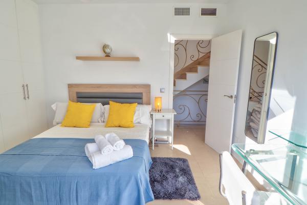 #112 - Villa Serena | Holiday Rentals | Dora Rentals