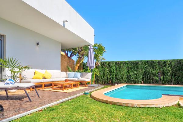 #14 - Villa Serena | Holiday Rentals | Dora Rentals
