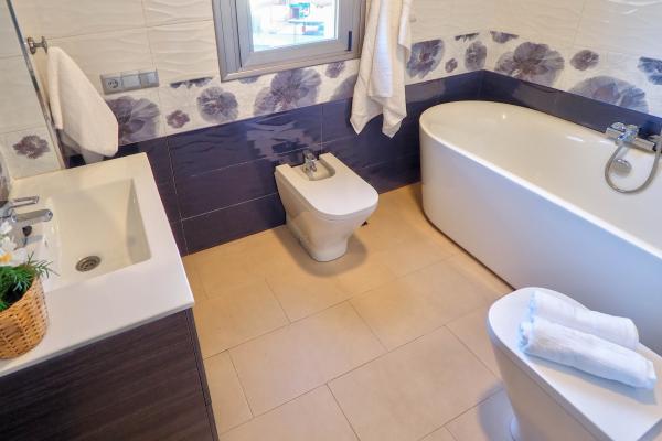 #141 - Villa Serena | Holiday Rentals | Dora Rentals