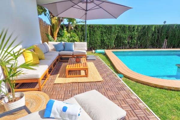 #15 - Villa Serena | Holiday Rentals | Dora Rentals