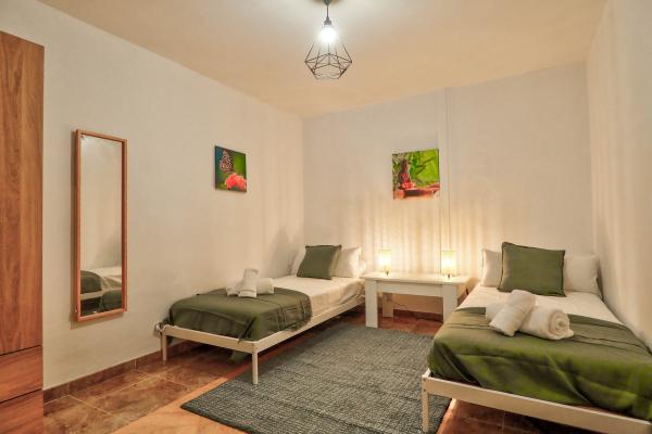 #159 - Villa Serena | Holiday Rentals | Dora Rentals