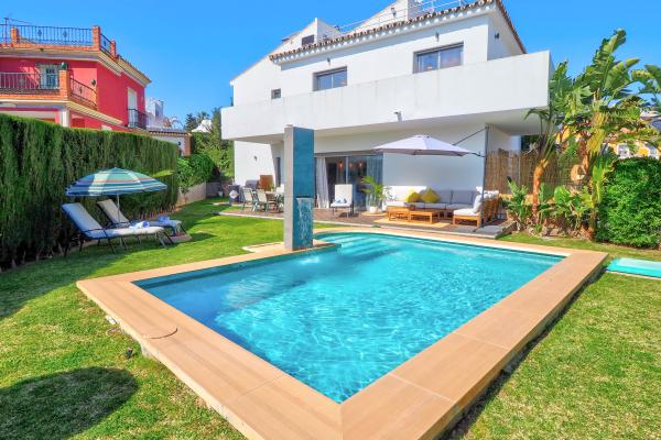 #169 - Villa Serena | Holiday Rentals | Dora Rentals