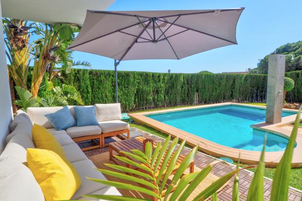 #17 - Villa Serena | Holiday Rentals | Dora Rentals
