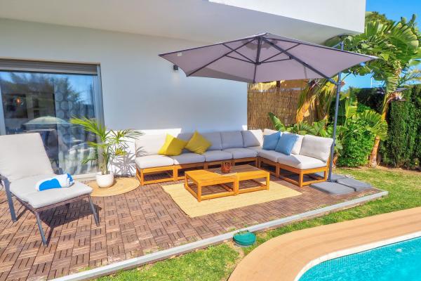#18 - Villa Serena | Holiday Rentals | Dora Rentals