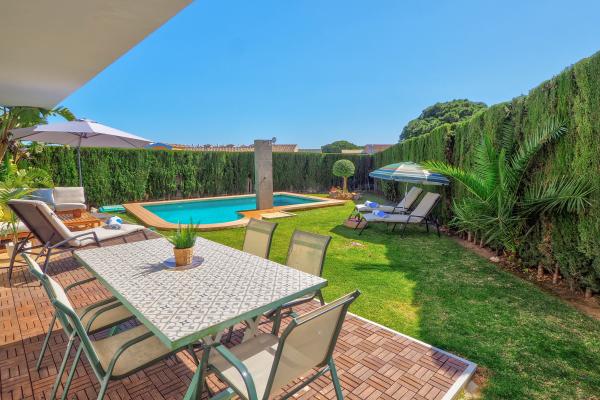 #180 - Villa Serena | Holiday Rentals | Dora Rentals
