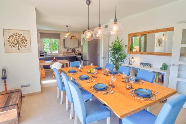 #183 - Villa Serena | Holiday Rentals | Dora Rentals
