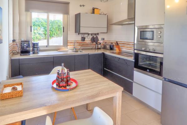 #185 - Villa Serena | Holiday Rentals | Dora Rentals