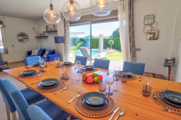 #188 - Villa Serena | Holiday Rentals | Dora Rentals