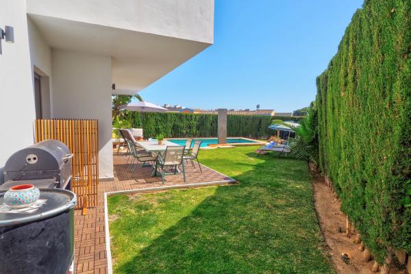 #28 - Villa Serena | Holiday Rentals | Dora Rentals