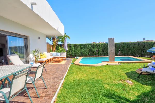#3 - Villa Serena | Holiday Rentals | Dora Rentals