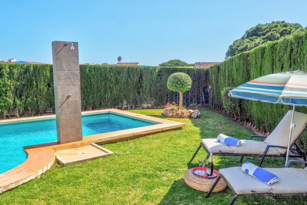 #31 - Villa Serena | Holiday Rentals | Dora Rentals