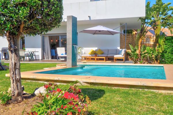 #34 - Villa Serena | Holiday Rentals | Dora Rentals