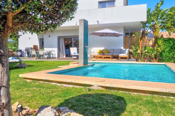 #35 - Villa Serena | Holiday Rentals | Dora Rentals