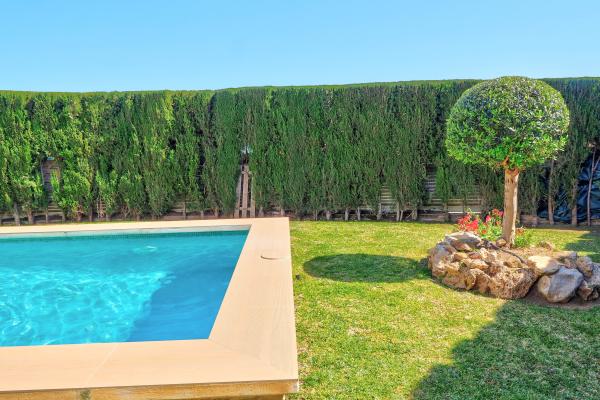 #38 - Villa Serena | Holiday Rentals | Dora Rentals