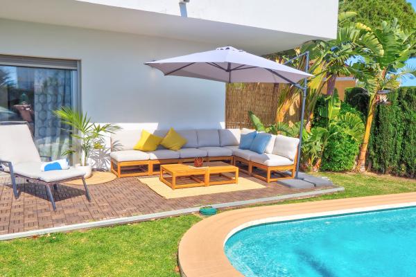 #41 - Villa Serena | Holiday Rentals | Dora Rentals