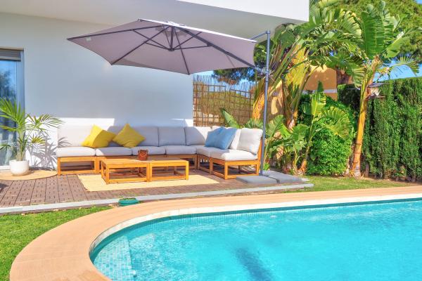 #44 - Villa Serena | Holiday Rentals | Dora Rentals