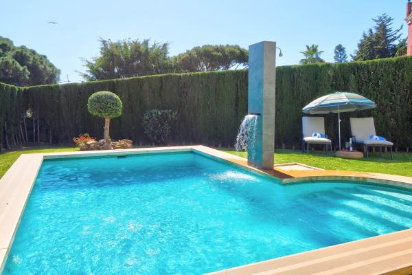 #48 - Villa Serena | Holiday Rentals | Dora Rentals