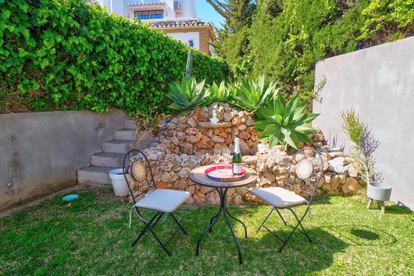 #52 - Villa Serena | Holiday Rentals | Dora Rentals