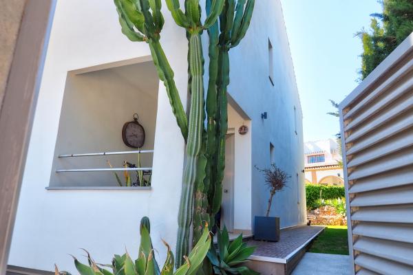 #56 - Villa Serena | Holiday Rentals | Dora Rentals