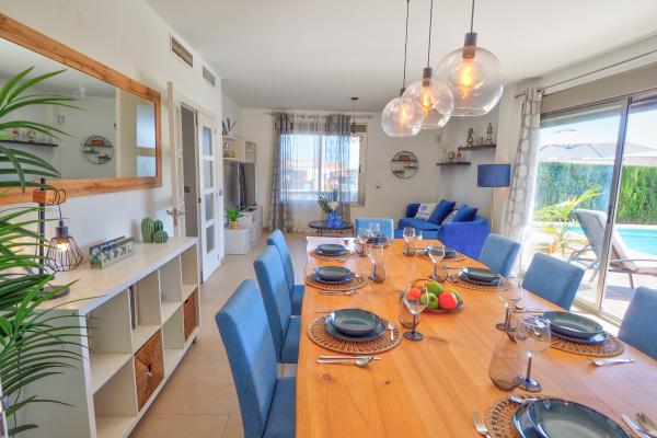 #61 - Villa Serena | Holiday Rentals | Dora Rentals