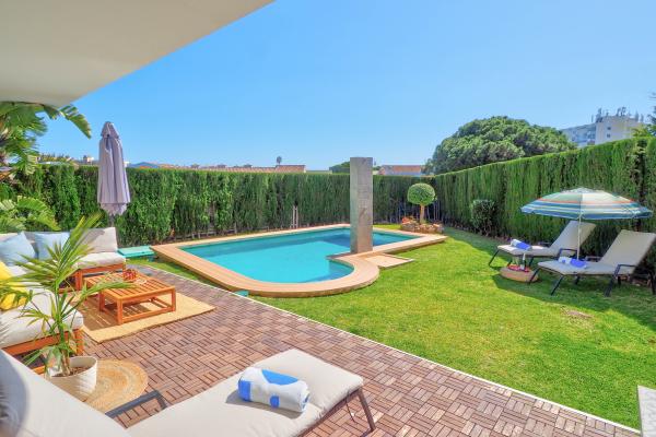 #7 - Villa Serena | Holiday Rentals | Dora Rentals
