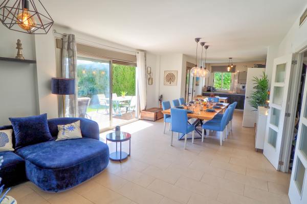#70 - Villa Serena | Holiday Rentals | Dora Rentals