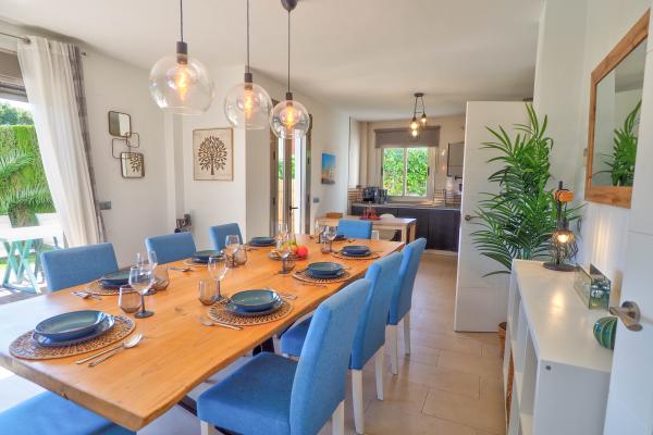 #78 - Villa Serena | Holiday Rentals | Dora Rentals