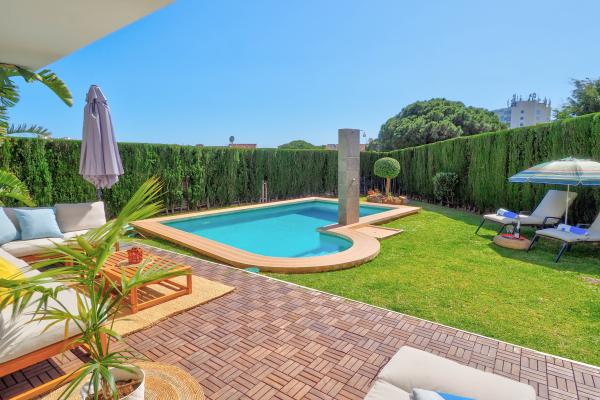 #8 - Villa Serena | Holiday Rentals | Dora Rentals