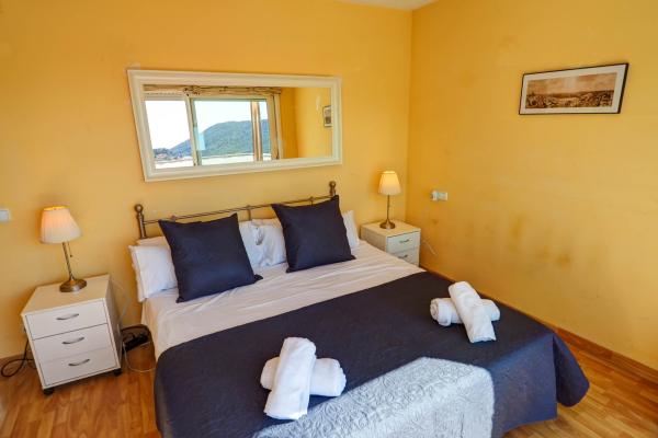 #888 - The Magic Green | Holiday Rentals | Dora Rentals