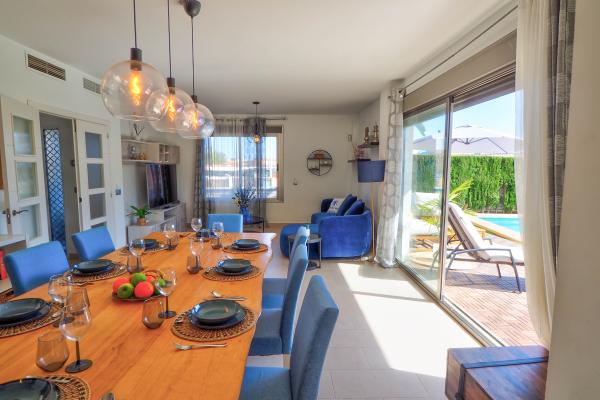 #90 - Villa Serena | Holiday Rentals | Dora Rentals