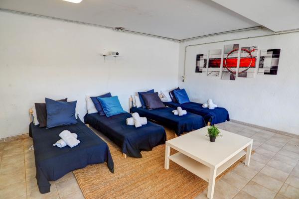 #904 - The Magic Green | Holiday Rentals | Dora Rentals