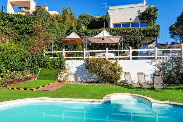 #935 - The Magic Green | Holiday Rentals | Dora Rentals