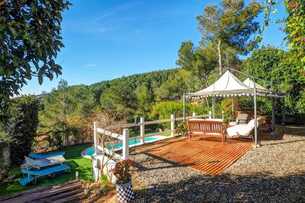 #940 - The Magic Green | Holiday Rentals | Dora Rentals