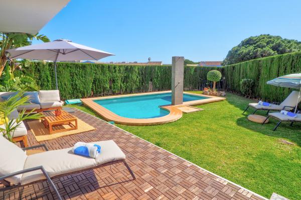 #96 - Villa Serena | Holiday Rentals | Dora Rentals