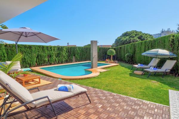 #97 - Villa Serena | Holiday Rentals | Dora Rentals