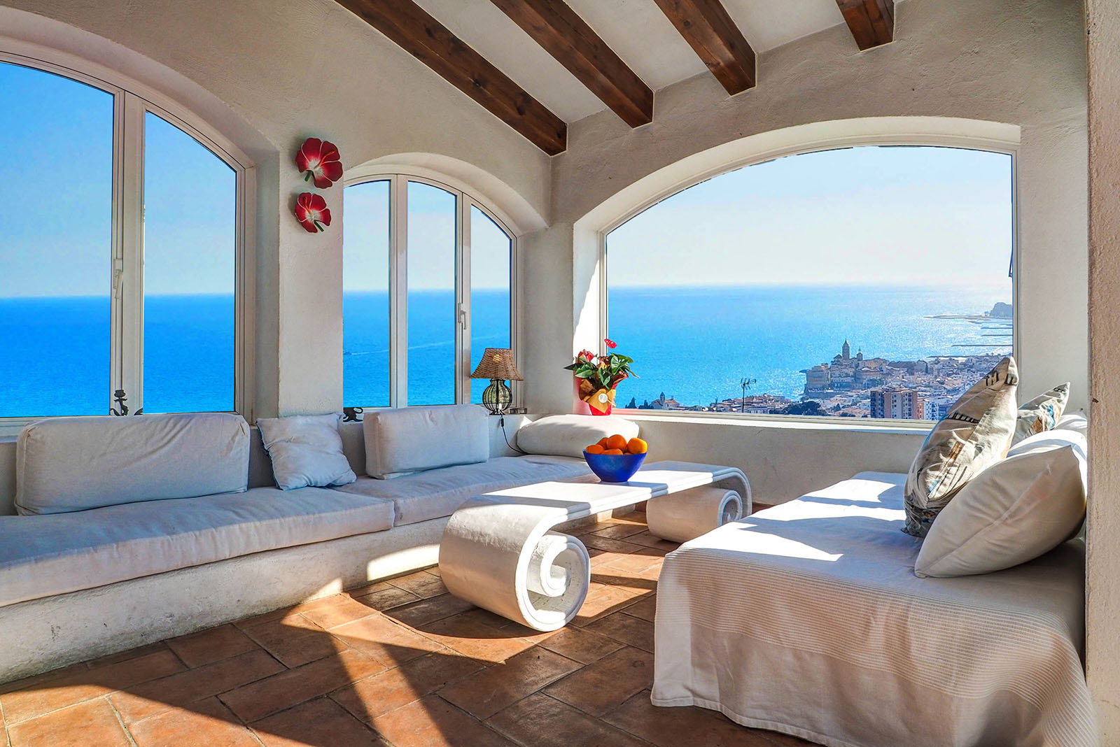 DoraRentals SaaS for vacation rentals with AI